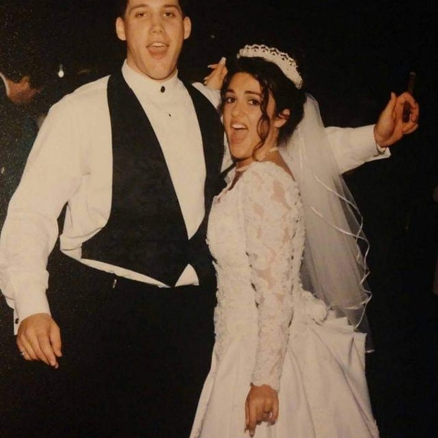 📷 Russo's memory wall 💞 10/29/95 Lauri & Evan ⁠
To