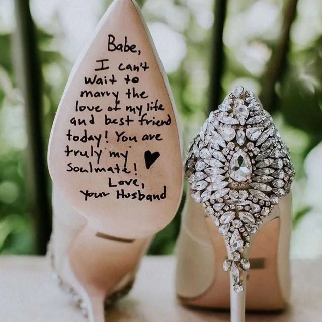 We ❤️ love ❤️ this tradition of the groom writing 