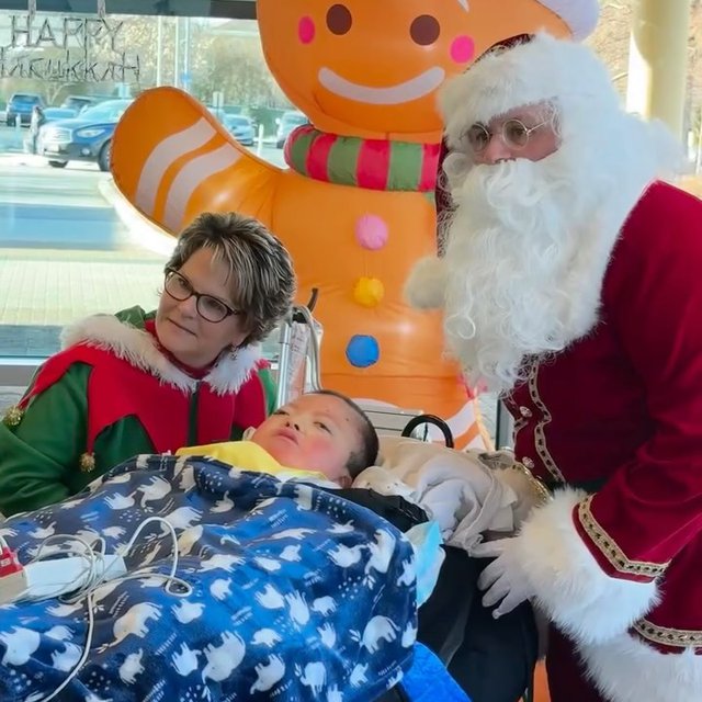 Angels on the Bay Presents: Photos with Santa 🎅❤️
