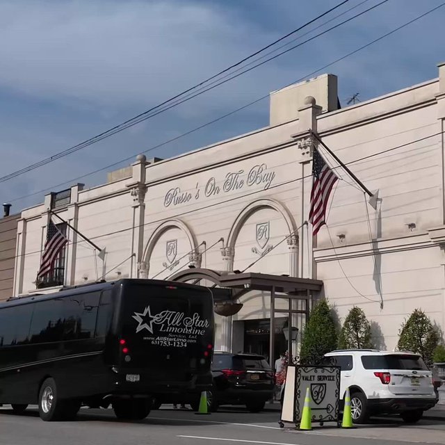 House Vendor Spotlight ✨All Star Limousine

From t